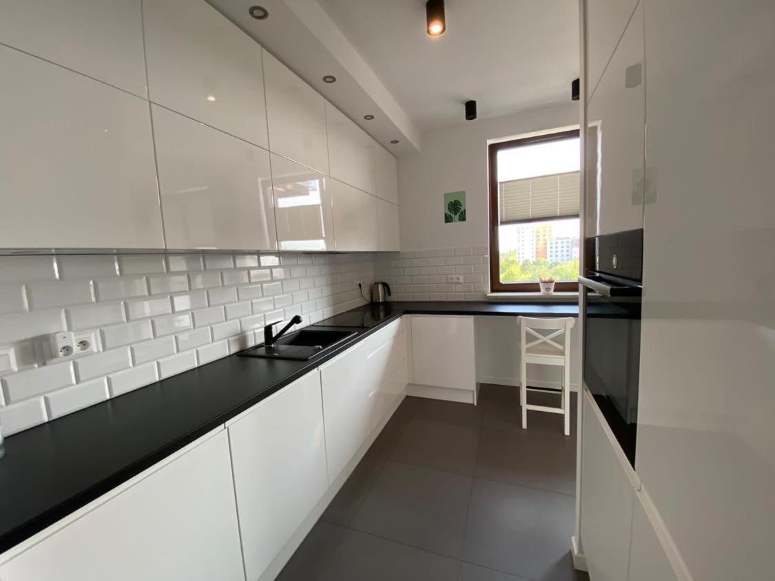 Apartment Wola Sowinskiego - Salon, Sypialnia, Balkon, Parking *