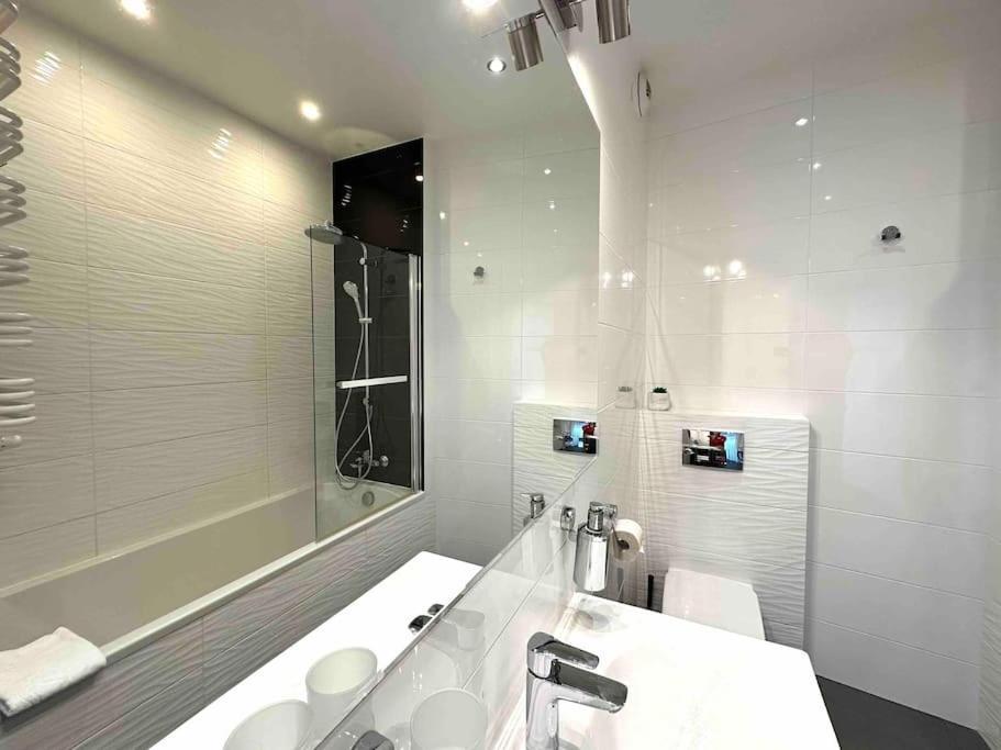 Apartment Wola Sowinskiego - Salon, Sypialnia, Balkon, Parking Warsaw