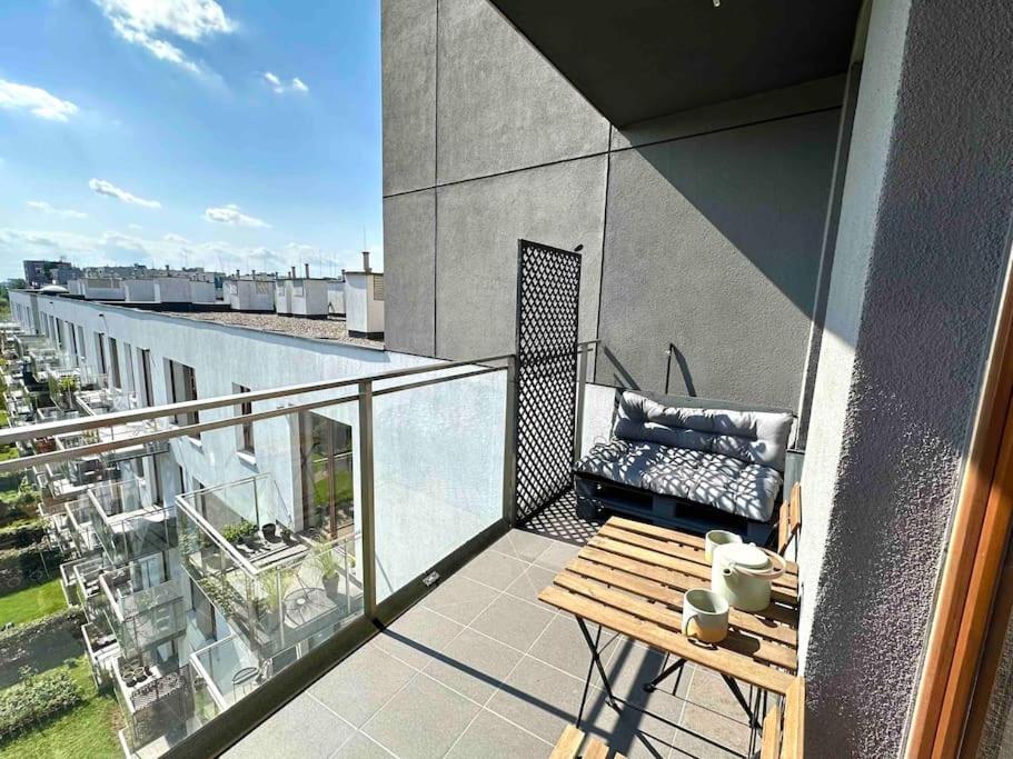 Wola Sowinskiego - Salon, Sypialnia, Balkon, Parking Warsaw
